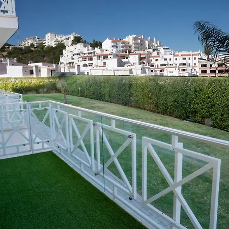 Garden Hill Apartment *