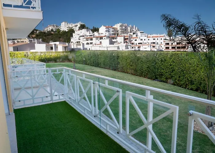 Garden Hill Apartment *