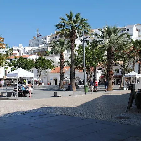 Garden Hill Apartment *